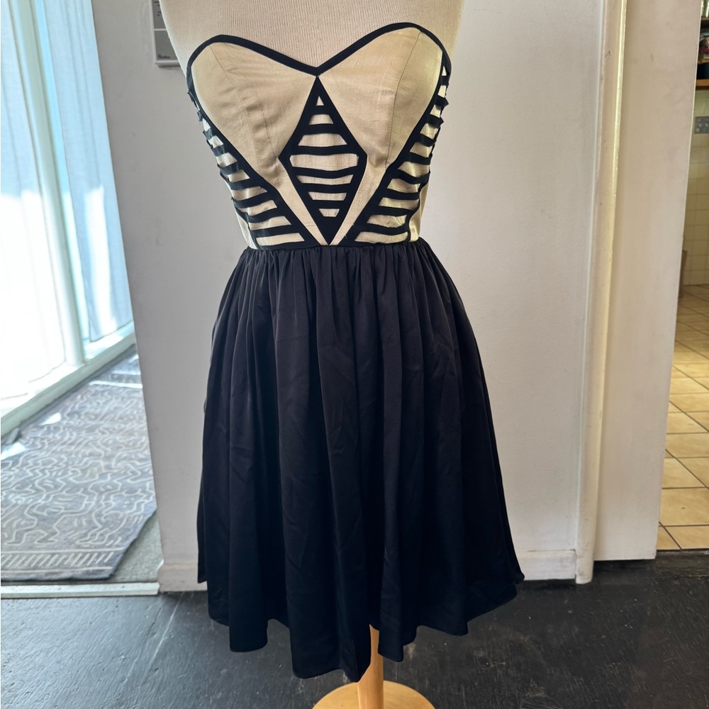 Elegant Black and Cream Strapless Silk Dress size 4